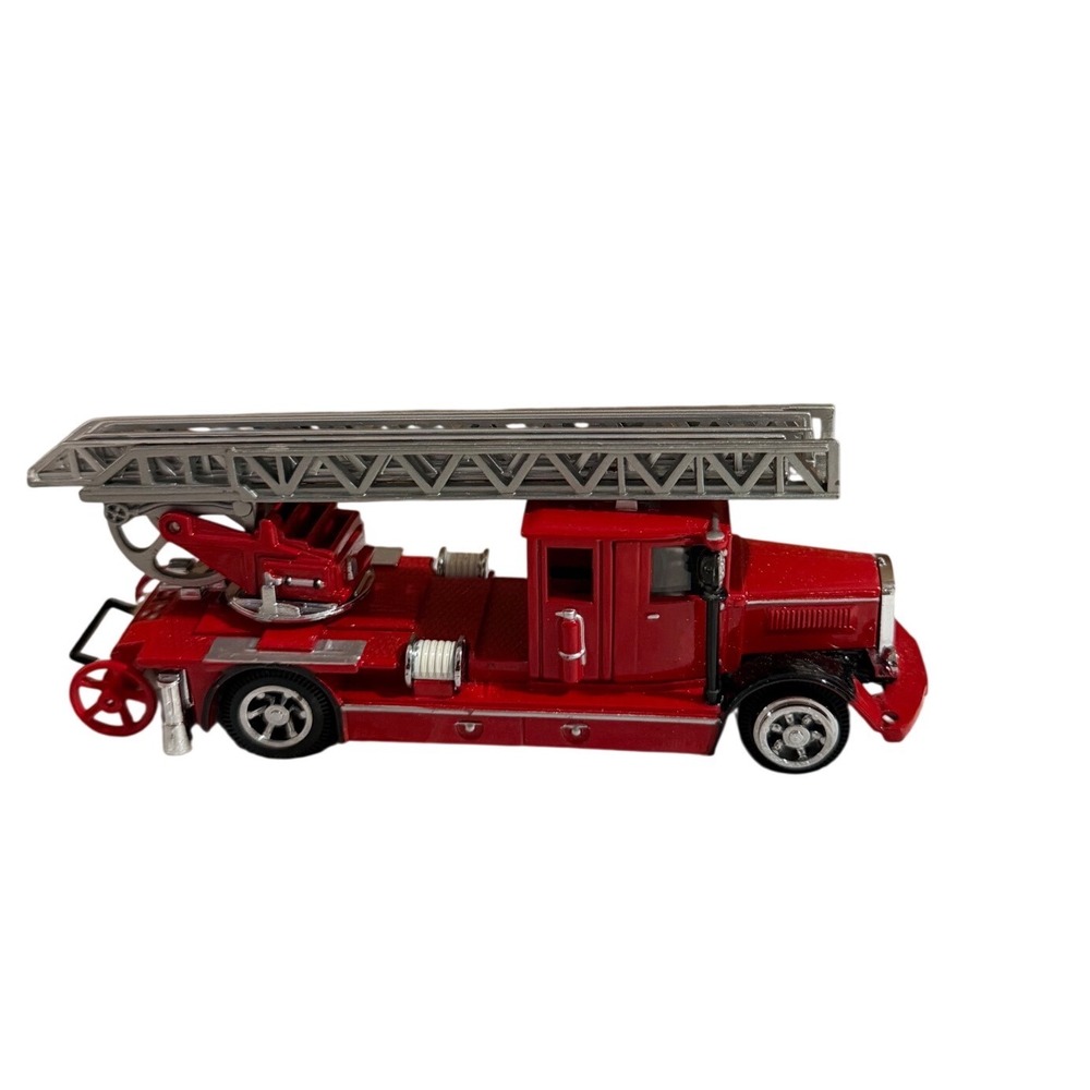 Matchbox Models of Yesteryear 1932 Mercedes-Benz L5 Fire Engine YFE05 Red Truck